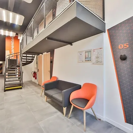04 Fitness Cinema Apartment *