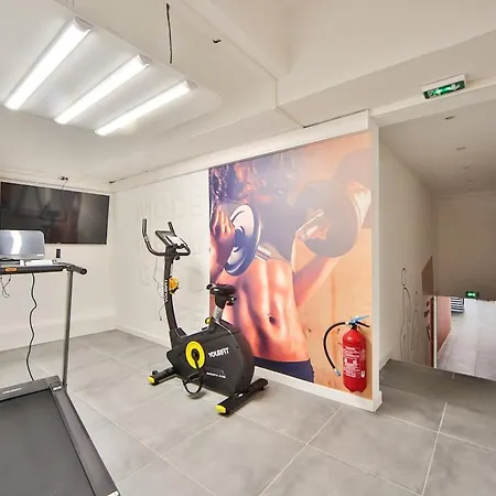 04 Fitness Cinema Apartment